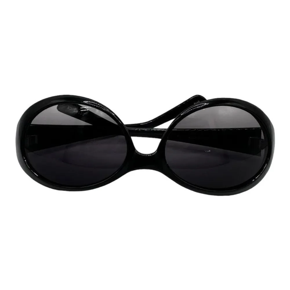 Liz Claiborne black plastic frame oval sunglasses 81141